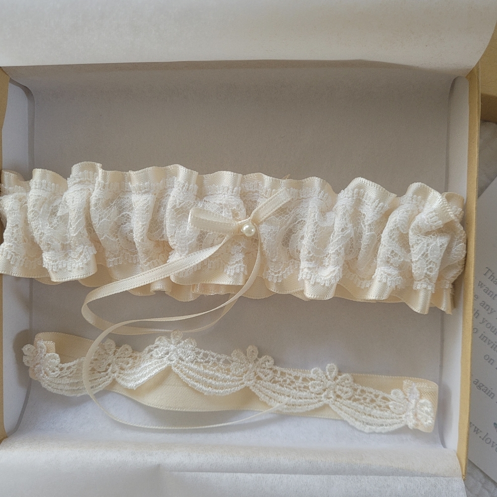 LOVE & PEONY Soft off white and Ivory Satin and Lace Garter set